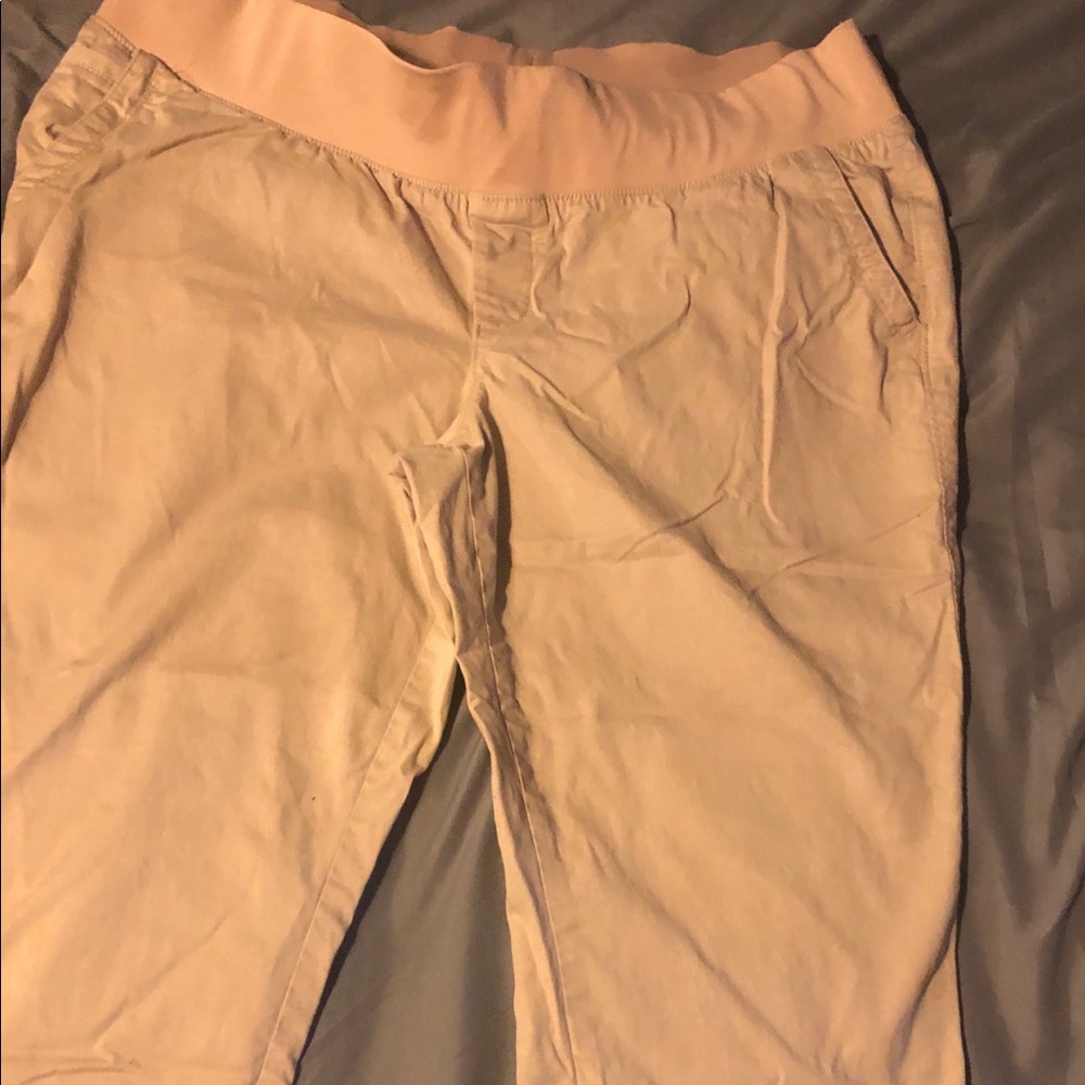 Old navy maternity Capri size 16